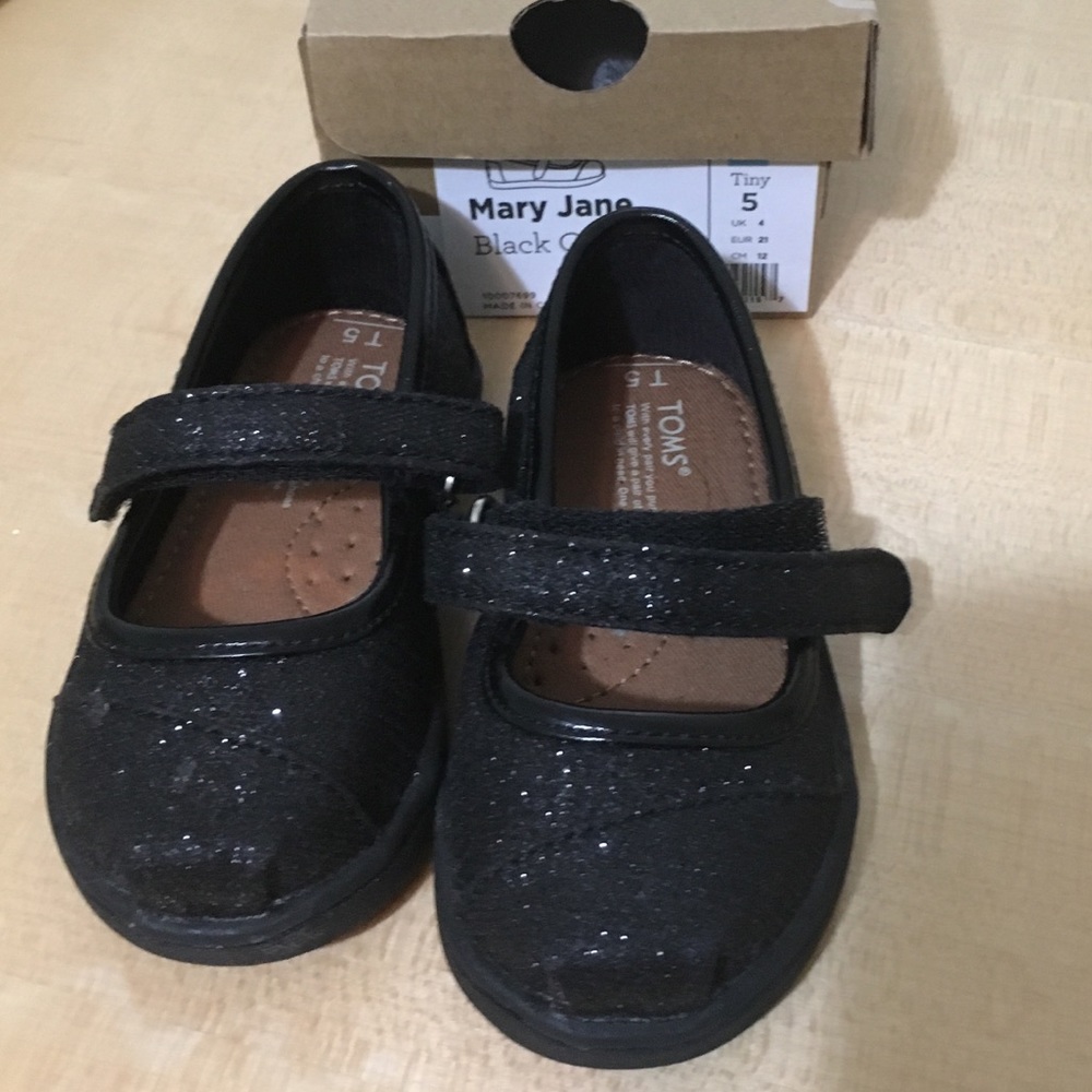 TOMS T5 Mary Janes